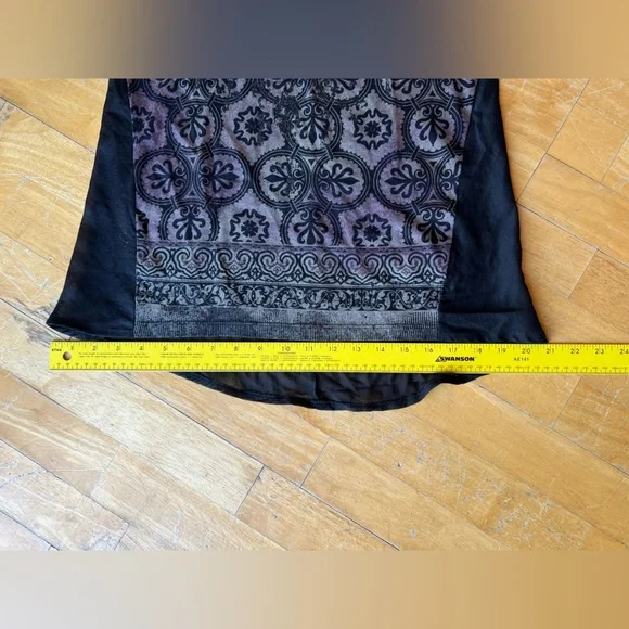 Rock & Republic Black and Purple Short Sleeve Top 60 percent Cotton - Picture 4 of 8